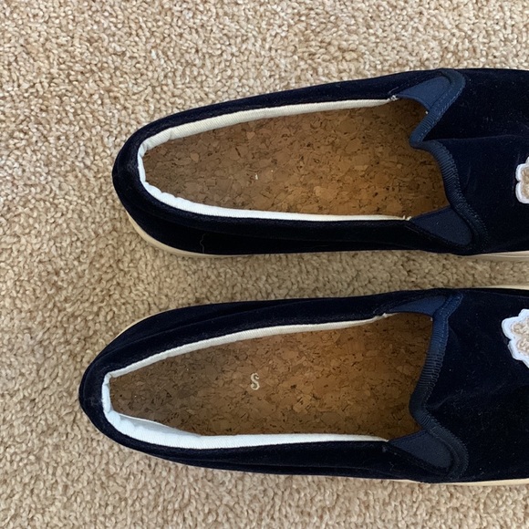 10% Off Host Pick Sunday Soludos Velvet Llama Sneaker - Navy Size 9 - Picture 8 of 10